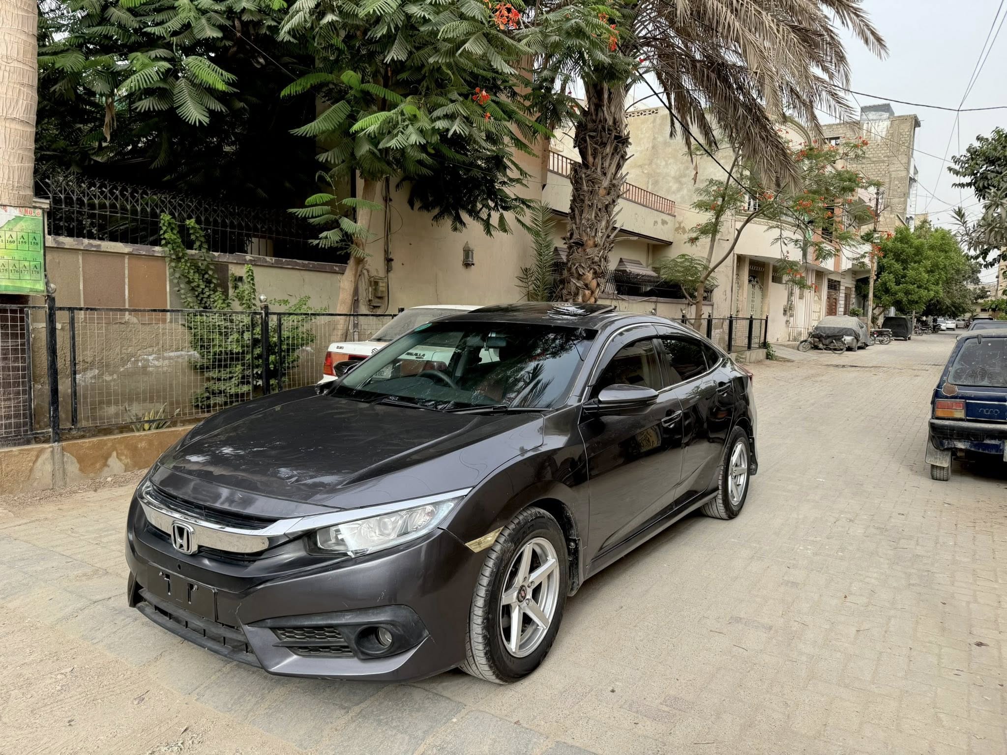 Honda civic oriel sunroof navigation